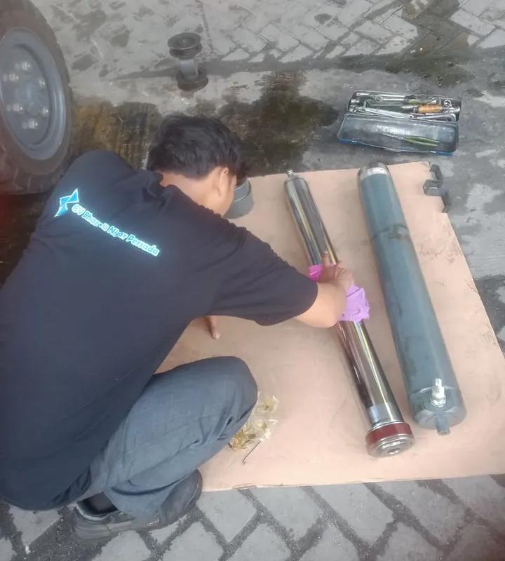 Inspeksi unit forklift - CV Bharata Nigar Persada